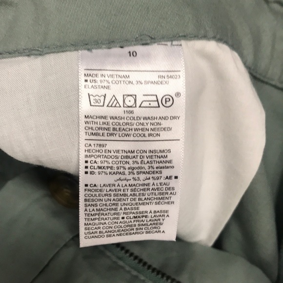 Shorts - Bermuda - Picture 3 of 4